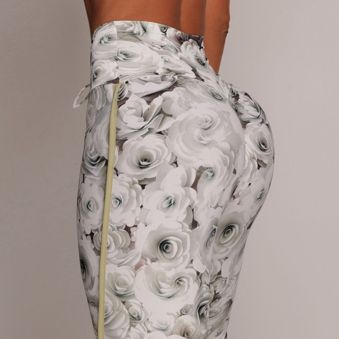 Legging Recorte Empina Bumbum White Roses Exclusiva