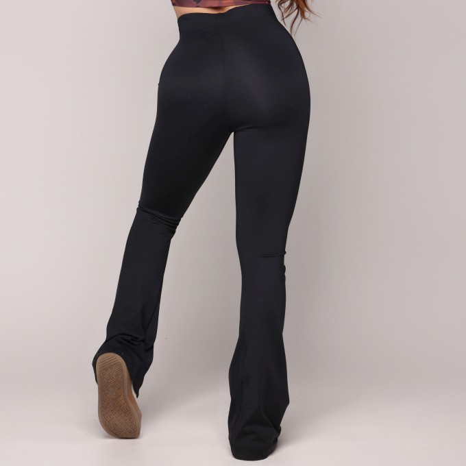 CALÇA FLARE PRETA
