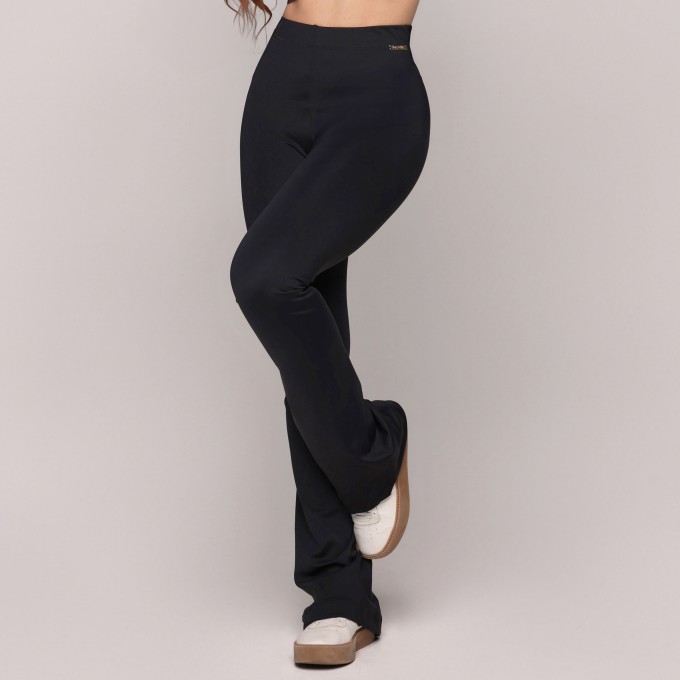 CALÇA FLARE PRETA