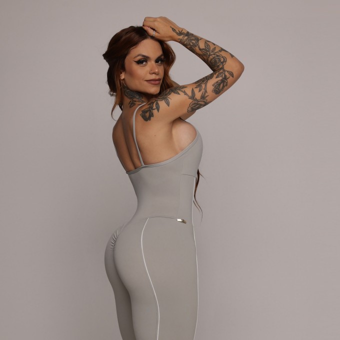 MACACÃO QUEENS EMPINA BUMBUM CINZA SPACE