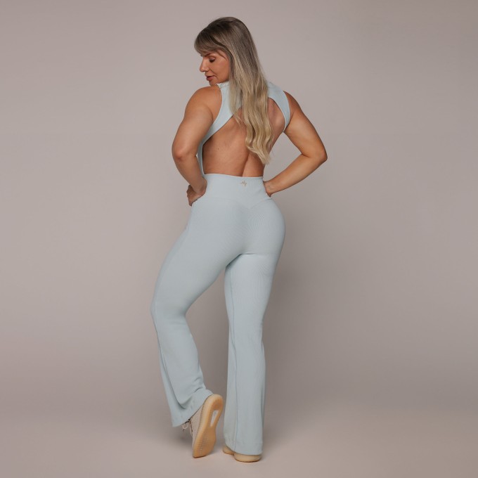 MACACÃO CHIPRE FLARE JACQUARD CANELADO AZUL SERENITY