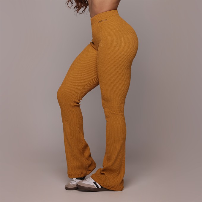 CALÇA FLARE JACQUARD CONFORT CARAMELO